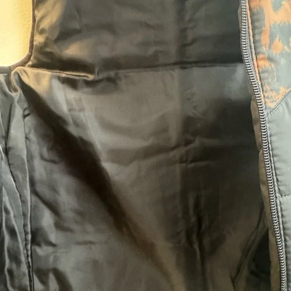 Nike Black and Gray Apparel Tag - Picture 5 of 7